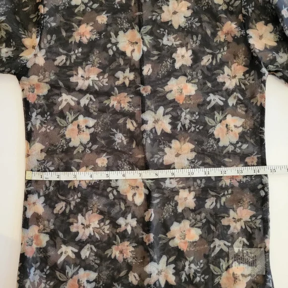 NWT Simons New In Black Fitted Long Sleeve Blouse - Picture 7 of 10